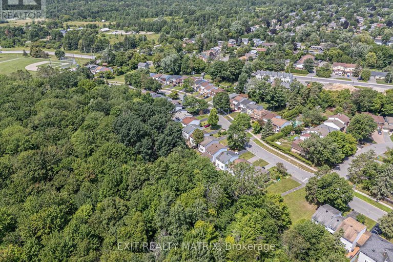 28740334/30-glen-park-drive/blackburn-hamlet-south/ottawa/ontario/K1B3Z2_41