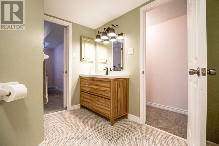 28662970/133-1512-walkley-road/heron-gateindustrial-park/ottawa/ontario/K1V2G6_21