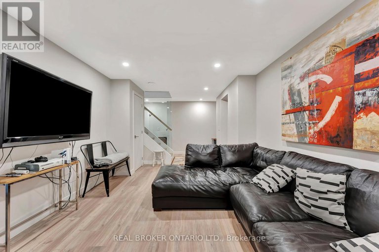 28733536/49-lotta-avenue/meadowlandsst-claire-gardens/ottawa/ontario/K2G2B4_39
