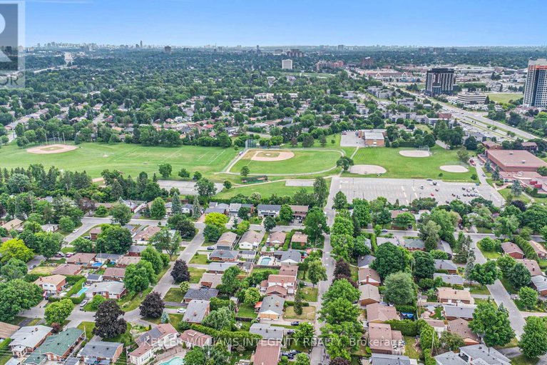 28497659/2389-sheldon-avenue/queensway-terrace-southridgeview/ottawa/ontario/K2C1K4_34