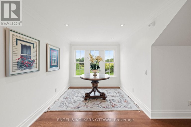 29571244/6029-rideau-valley-drive-n/manotick-south-to-roger-stevens/ottawa/ontario/K4M1B3_27