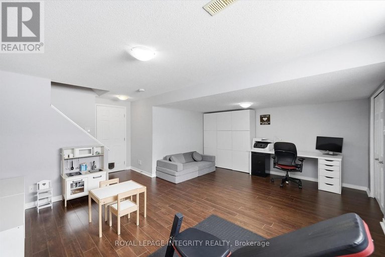 29413396/329-brigitta-street/emerald-meadowstrailwest/ottawa/ontario/K2S0H9_32