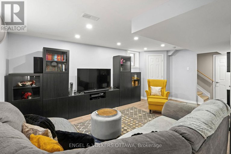 29413886/166-lily-pond-street/emerald-meadowstrailwest/ottawa/ontario/K2M0J5_27