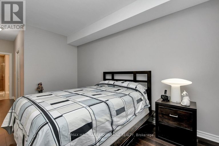 29676805/114-120-prestige-circle/chatelaine-village/ottawa/ontario/K4A1B4_23