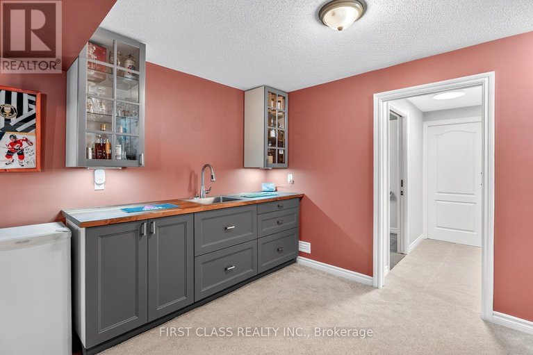 29467468/308-autumnfield-street/emerald-meadowstrailwest/ottawa/ontario/K2M0J4_31