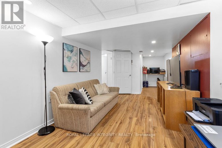 29093564/498-sandhamn-private/hunt-club-parkgreenboro/ottawa/ontario/K1T2Z6_32