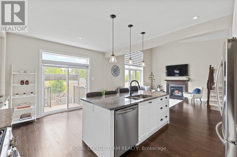 28539226/43-hibiscus-way/cedargrovefraserdale/ottawa/ontario/K2J6A5_12