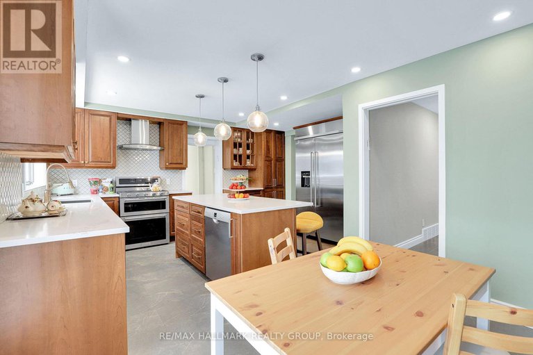 28866837/1712-playfair-drive/playfair-park/ottawa/ontario/K1H5S6_16