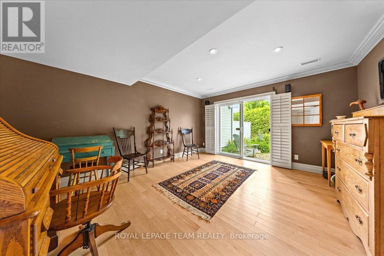 28557044/14-27-forsyth-lane/crystal-beach/ottawa/ontario/K2H9H2_22