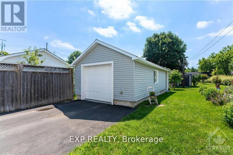 28509476/50-victoria-street-e/alexandria/north-glengarry/ontario/K0C1A0_2