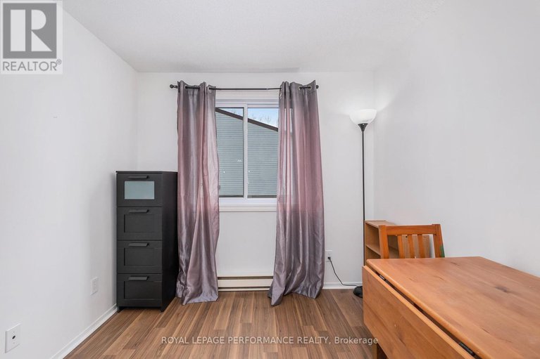 28652636/20-lovell-lane/westcliffe-estates/ottawa/ontario/K2H9B6_18