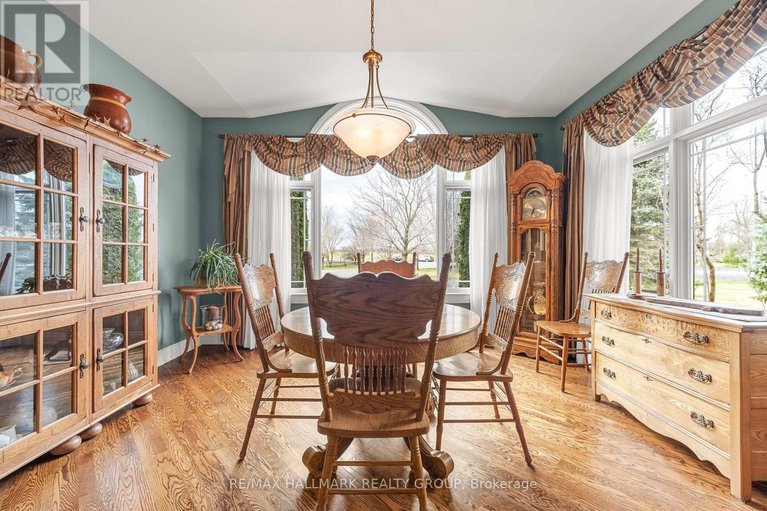 28343367/6980-mansfield-road/btwn-franktown-rd-fallowfield-rd/ottawa/ontario/K2S1B8_27
