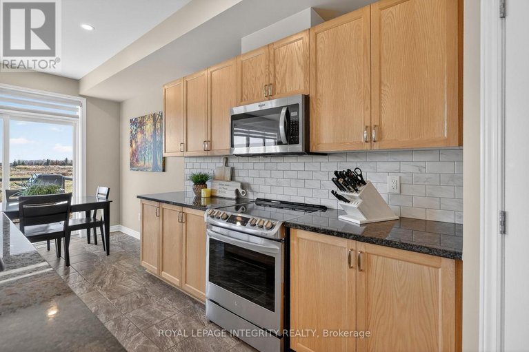 29648625/724-parade-drive/stittsville-south/ottawa/ontario/K2S0Z4_17