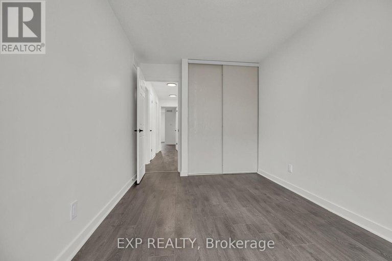 28543966/423-hillsboro-private/emerald-meadowstrailwest/ottawa/ontario/K2M3A7_27