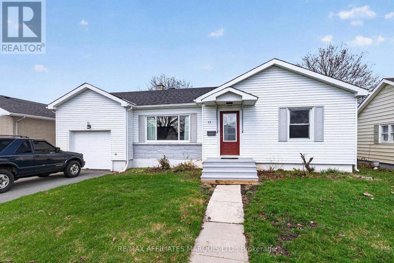 29642596/11-gray-avenue/long-sault/south-stormont/ontario/K0C1P0_1