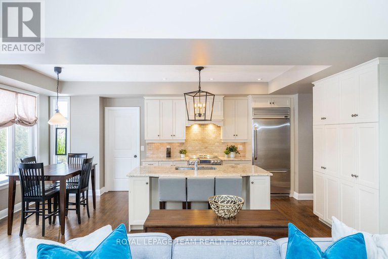 28933926/213-cabrelle-place-e/manotick-village-manotick-estates/ottawa/ontario/K4M0A9_12
