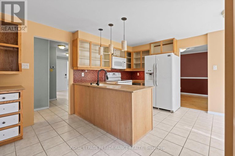 28857396/198-park-grove-drive/queenswood-heights-south/ottawa/ontario/K1E2T1_9
