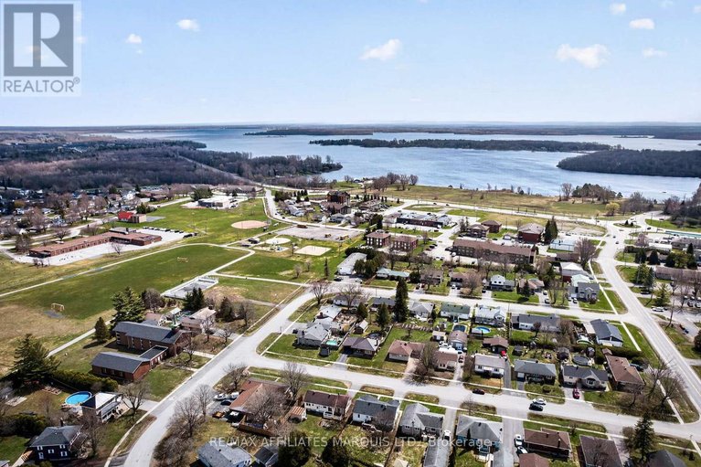 29642596/11-gray-avenue/long-sault/south-stormont/ontario/K0C1P0_31