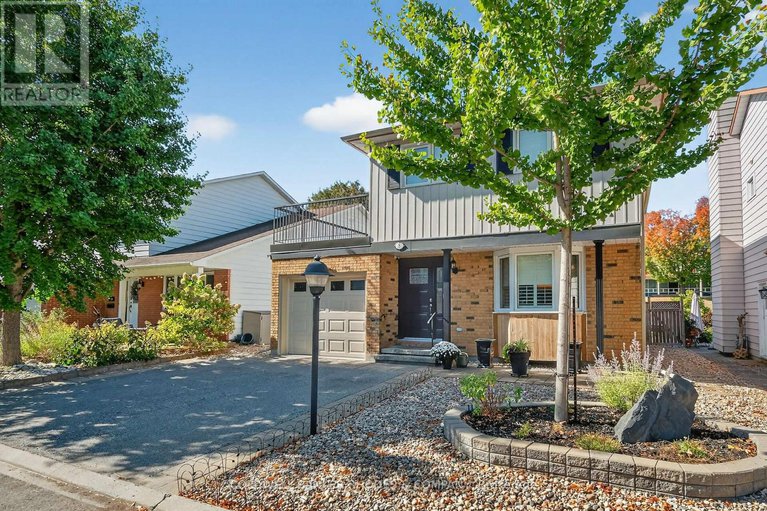 29032585/8-confederation-private/mooneys-bayriverside-park/ottawa/ontario/K1V9W6_2