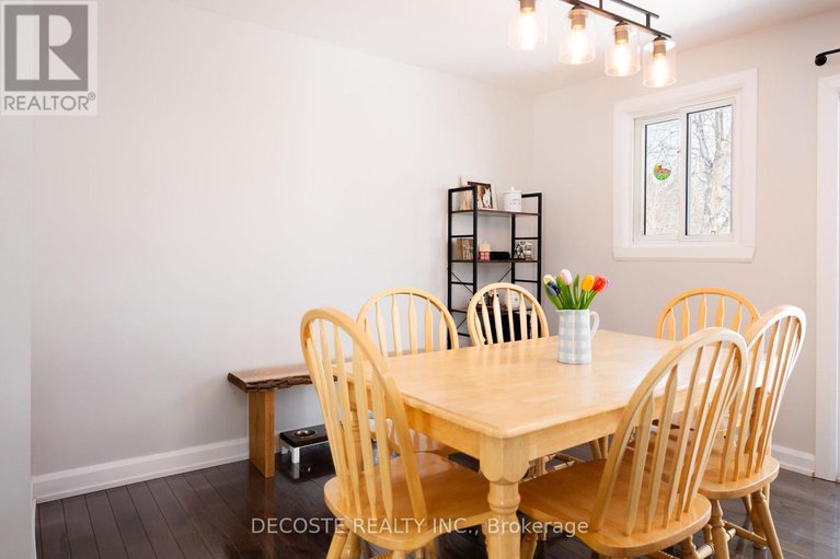 29524122/15-marlborough-street/maxville/north-glengarry/ontario/K0C1T0_9