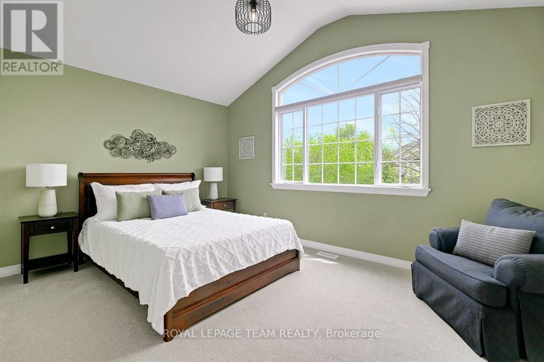 29357378/118-oakfield-crescent/longfields/ottawa/ontario/K2J5H6_31