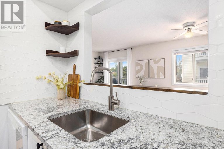 29062660/210-270-lorry-greenberg-drive-s/hunt-club-parkgreenboro/ottawa/ontario/K1T3K2_4