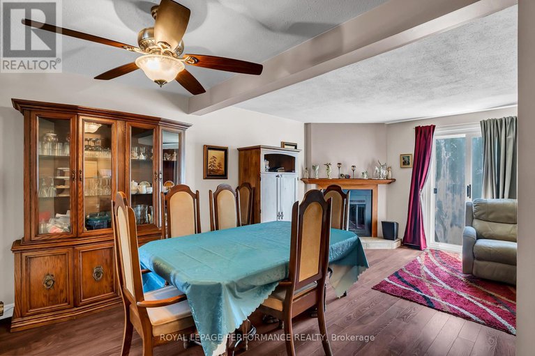 28226531/1752-lafrance-drive/queenswood-heights-south/ottawa/ontario/K1E2H2_12
