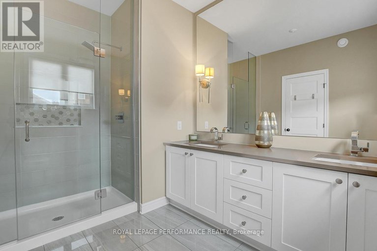 29026649/104-york-crossing/village-of-russell/russell/ontario/K4R1C5_19