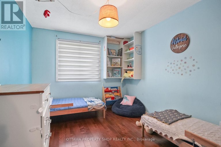 29645633/1f-banner-road/sheahan-estatestrend-village/ottawa/ontario/K2H8T3_16