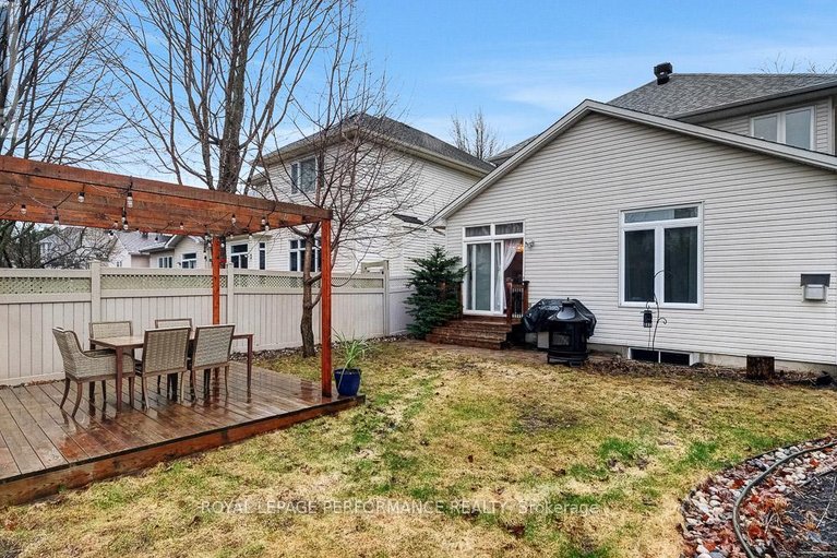 29613809/40-rivergreen-crescent/bridlewood/ottawa/ontario/K2M2W9_25