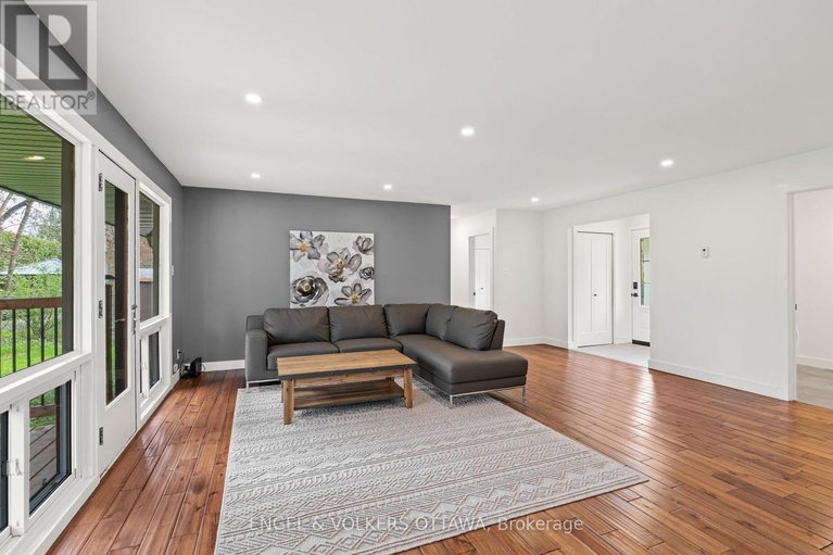 28294344/70-varley-drive/beaverbrook/ottawa/ontario/K2K1H2_7