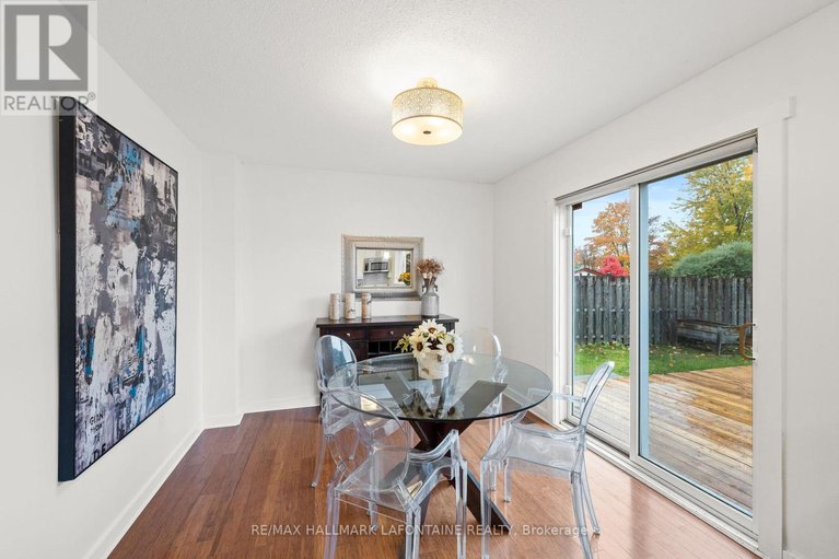 29082379/303-mockingbird-drive/chatelaine-village/ottawa/ontario/K1E2A4_16