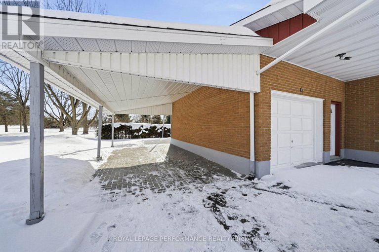 29291947/164-mccormick-road/alexandria/north-glengarry/ontario/K0C1A0_29