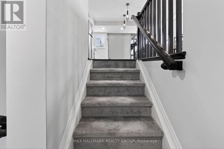 28509446/551-takamose-private/cfb-rockcliffe-and-area/ottawa/ontario/K1K5A5_7