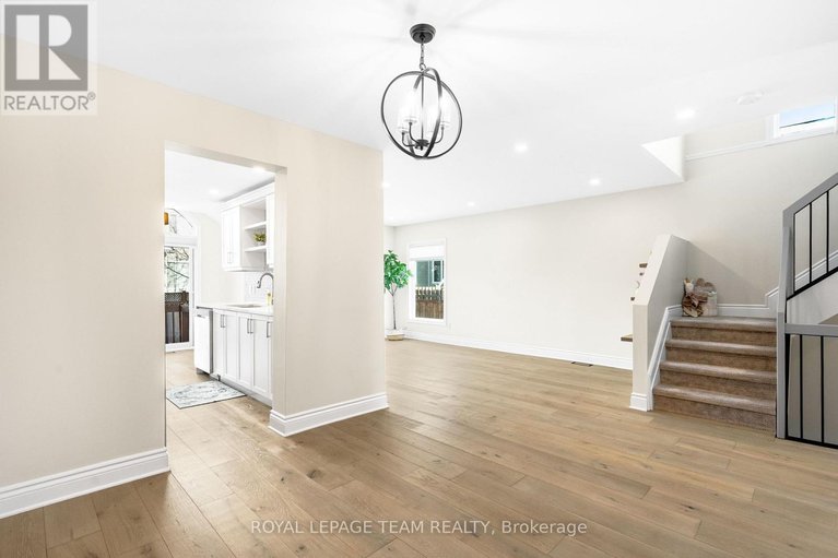 29668380/1925-windwood-place/chapel-hill/ottawa/ontario/K1C7K7_4