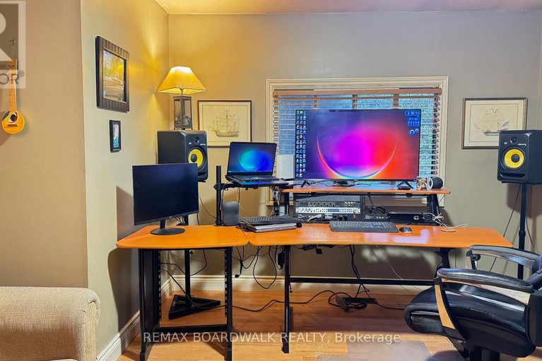 29371555/3042-dangerfield-road-e/north-grenville-twp-kemptville-south/north-grenville/ontario/K0G1J0_35