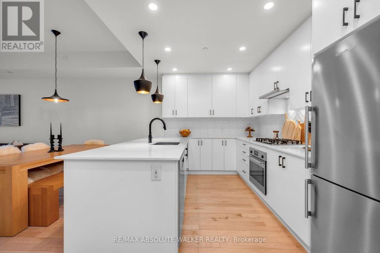 29397404/218-60-springhurst-avenue/ottawa-east/ottawa/ontario/K1S5V7_7