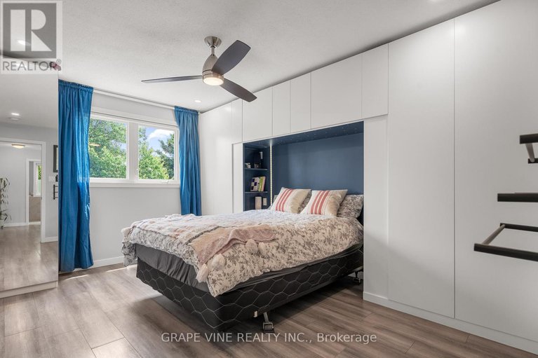 28498245/32-acklam-terrace/morgans-grantsouth-march/ottawa/ontario/K2K2H5_22