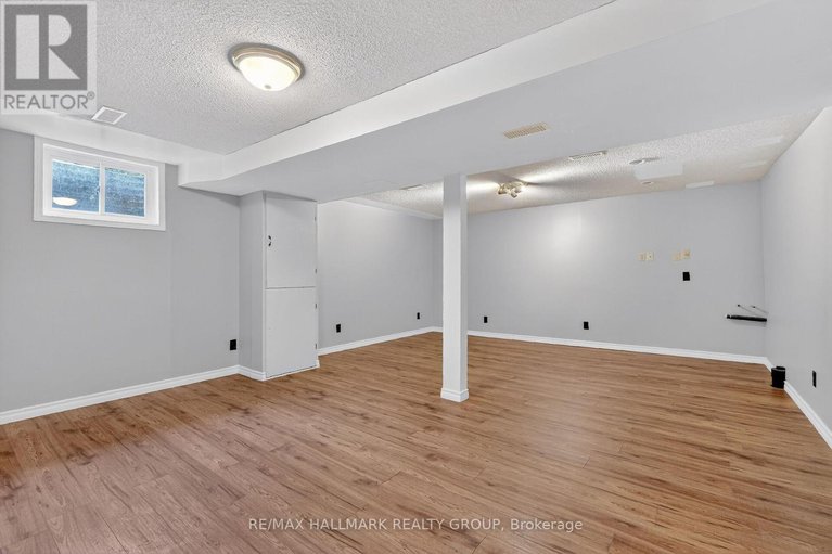 29379154/12-black-forest-lane/arbeatha-park/ottawa/ontario/K2H5C8_44