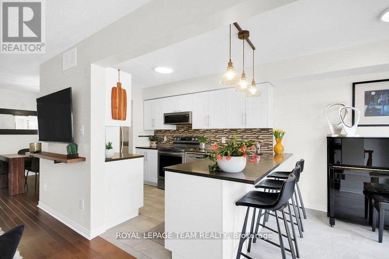 29688479/19-fieldberry-private/stonebridge/ottawa/ontario/K2J5E7_17