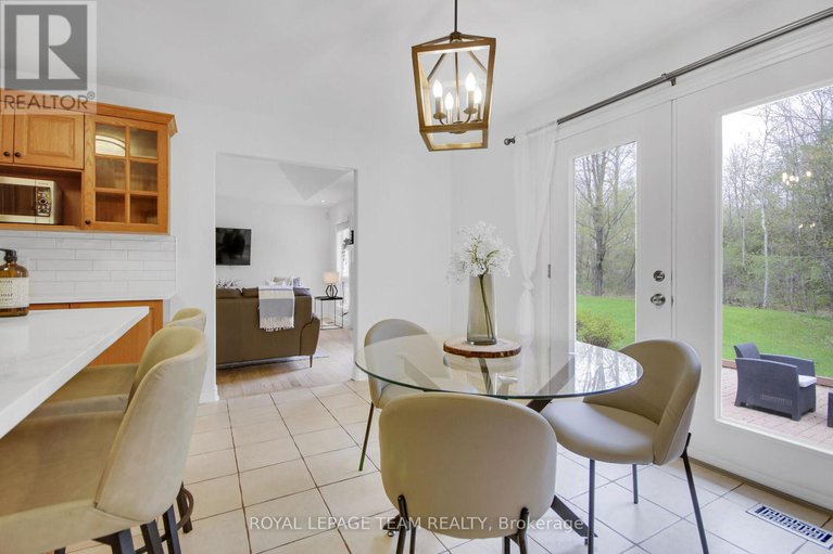 29064308/5719-stuewe-drive/manotick-east-to-manotick-station/ottawa/ontario/K4M1L2_14