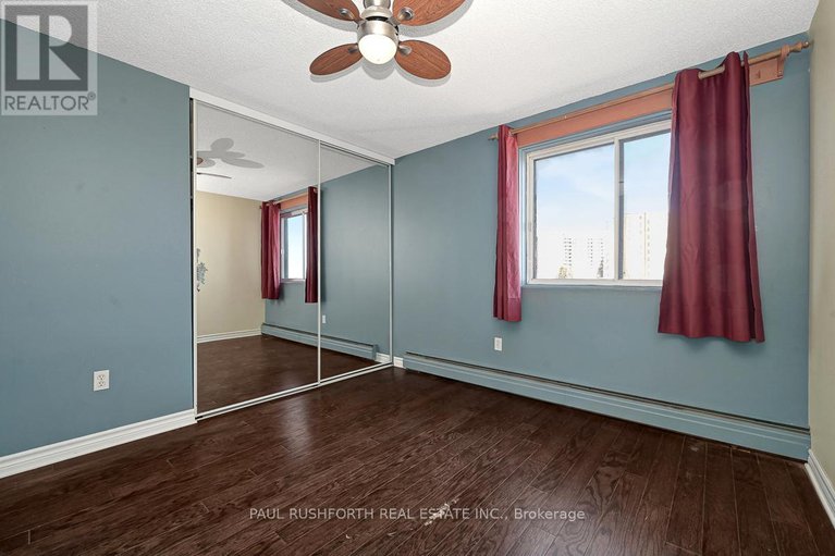 29431778/518-20-chesterton-drive/borden-farmstewart-farmcarleton-heightsparkwood-hills/ottawa/ontario/K2E6Z7_16