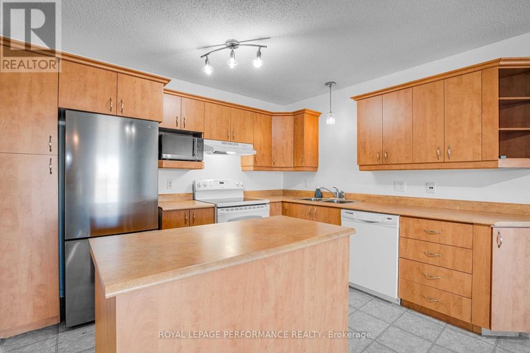 29664690/4-16-pendleton-street/vankleek-hill/champlain/ontario/K0B1R0_11