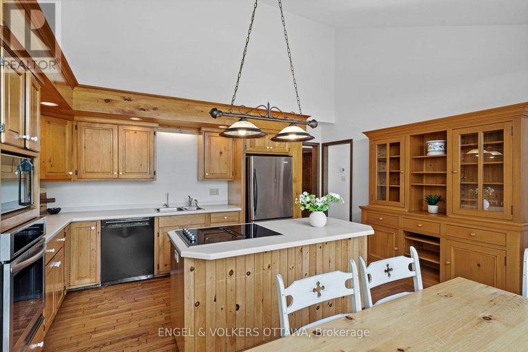28072674/5468-torbolton-ridge-road/woodlawnmaclarens-landingkilmaurs/ottawa/ontario/K0A3M0_8