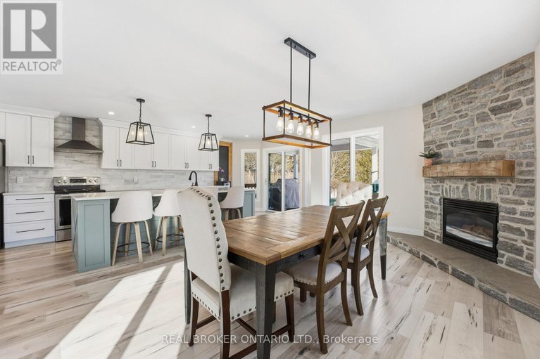 29485307/1391-sutherland-drive/manotick-south-to-roger-stevens/ottawa/ontario/K4M1B3_16