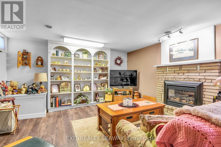 28431917/38-spruce-street/ingleside/south-stormont/ontario/K0C1M0_23