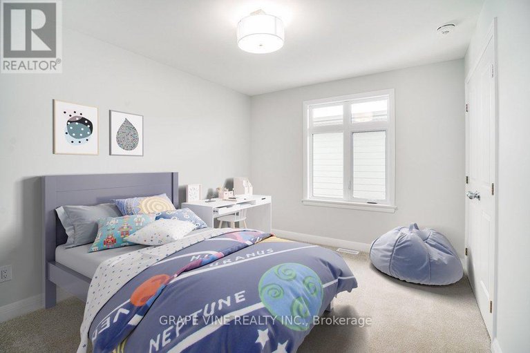 28743049/525-pimiwidon-street/cfb-rockcliffe-and-area/ottawa/ontario/K1K5A1_32