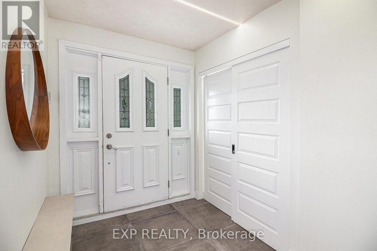 28353223/2195-niagara-drive/applewood-acres/ottawa/ontario/K1H6H5_4