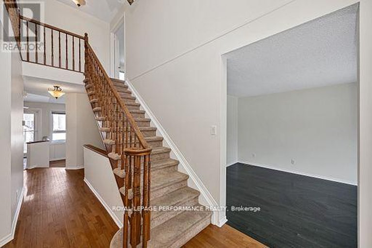 29657437/2023-rolling-brook-drive/orleans-village/ottawa/ontario/K1W1C9_5