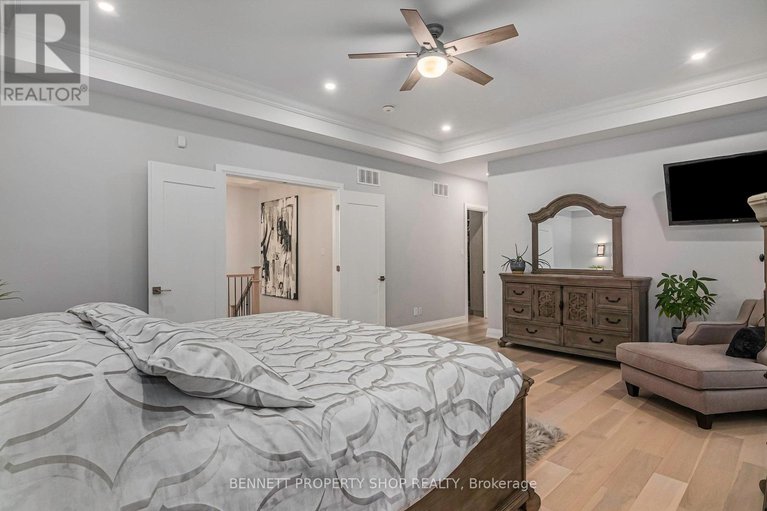 28848172/10-westwood-drive/meadowlandscrestview/ottawa/ontario/K2G2W7_16